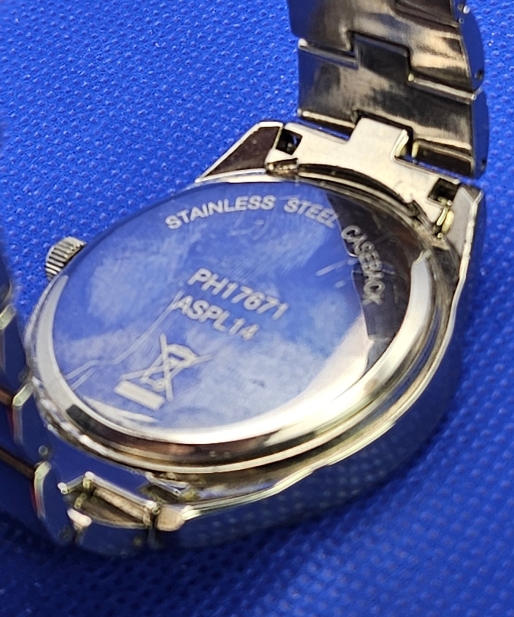 Spirit Ladies Crystal-Set Bezel Quartz Watch — Silver Tone with Glitter Dial
